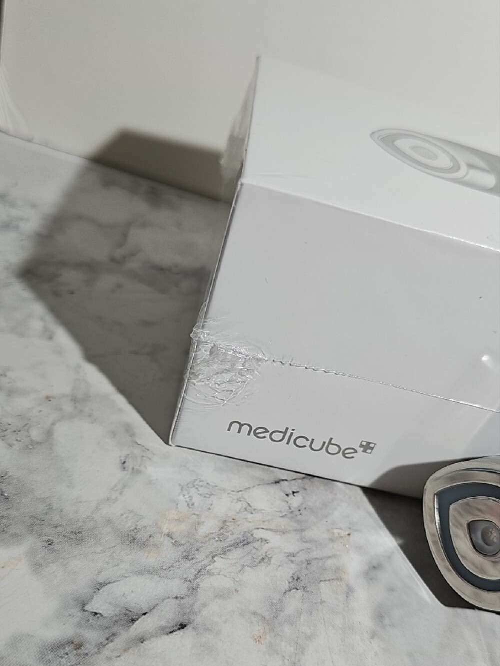 Medicube BOOSTER PRO  Facial Device - Black - Picture 4 of 6